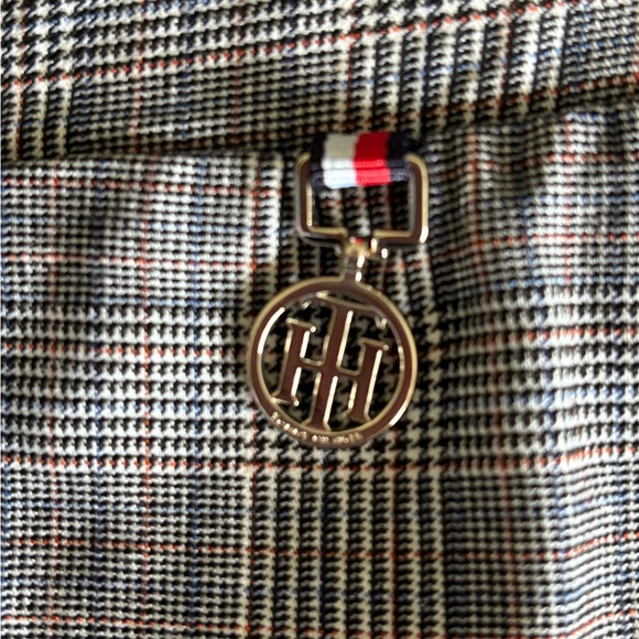 Women's Tommy Hilfiger Slim Cut Pull On Pants - Picture 2 of 5